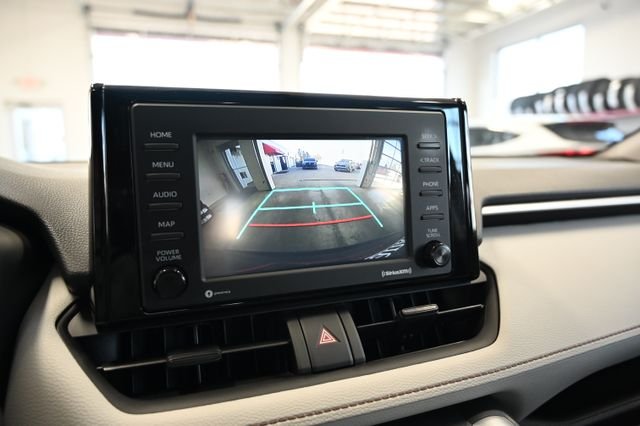 2022 Toyota RAV4 XLE - Photo 17