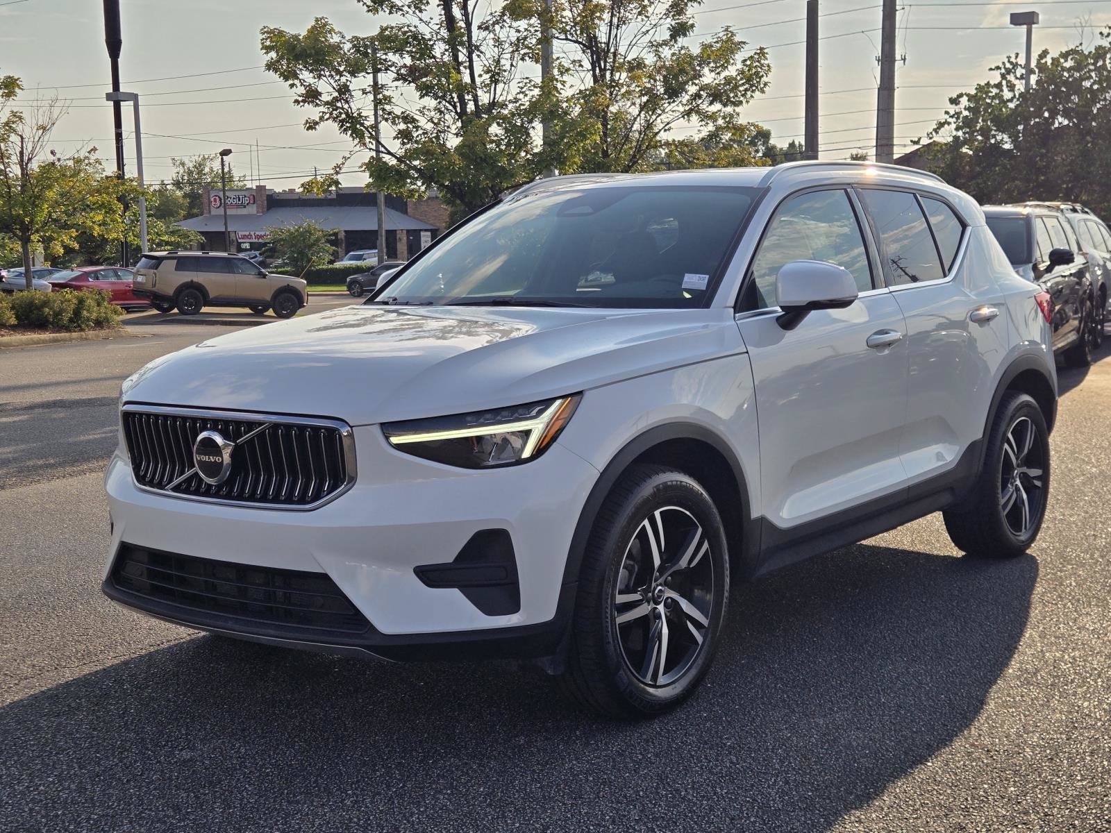 2025 Volvo XC40