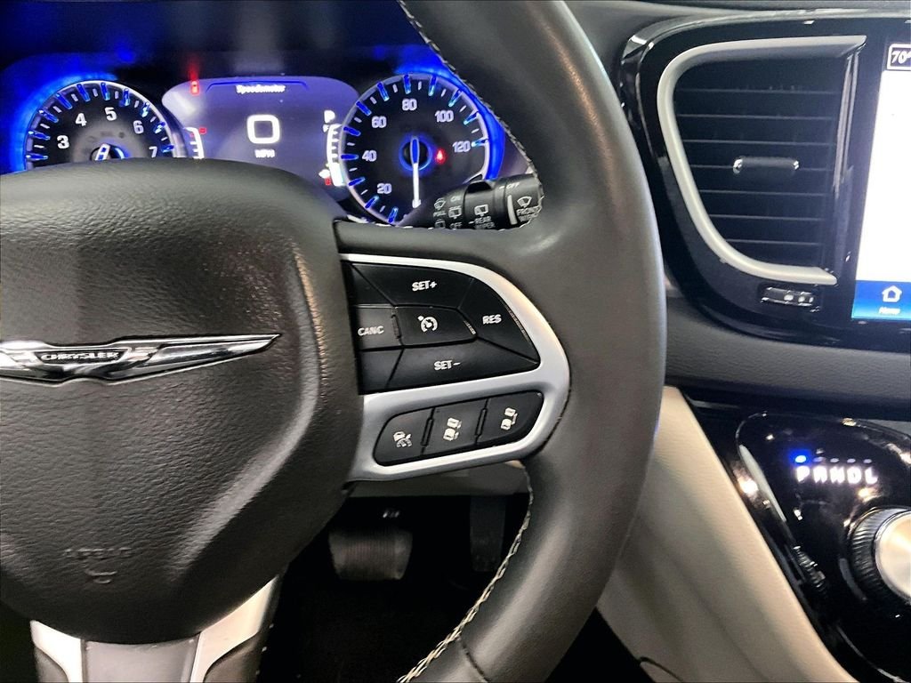Used 2023 Silver Chrysler Touring L image 25