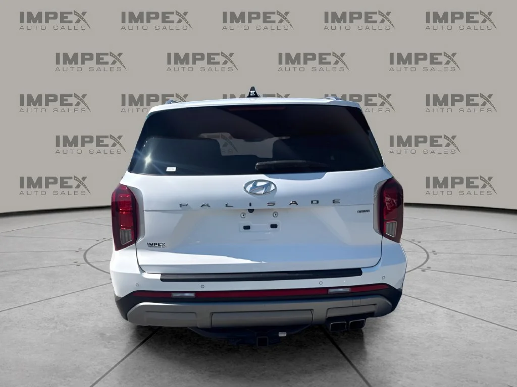 Used 2023 White Hyundai SEL image 4