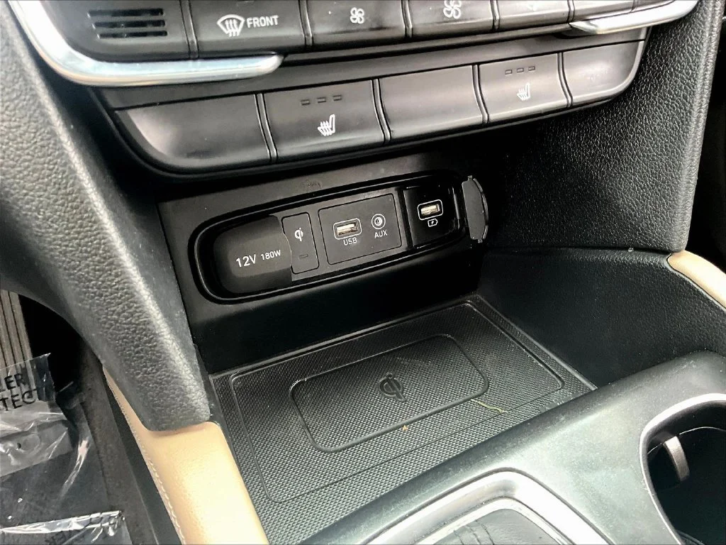 Used 2020 Black Hyundai SEL image 17