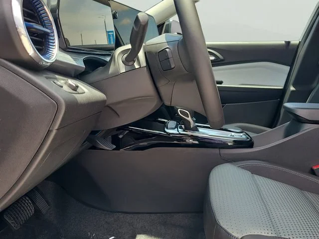 New 2026 Summit White Chevrolet LT image 20