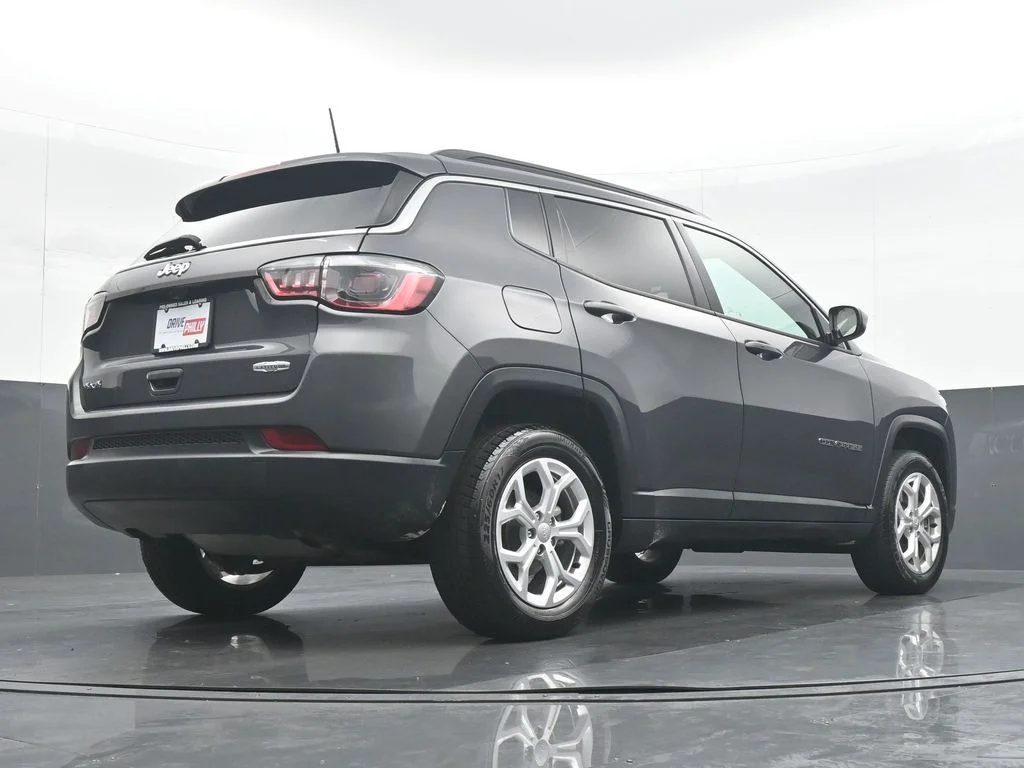 Used 2024 Gray Jeep Latitude image 30