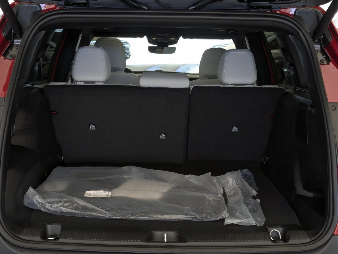 New 2026 Red Jeep Limited - - 4x4 - Tech Group - Panoramic Sunroof - Trailer Tow - Remote Start & More! image 33