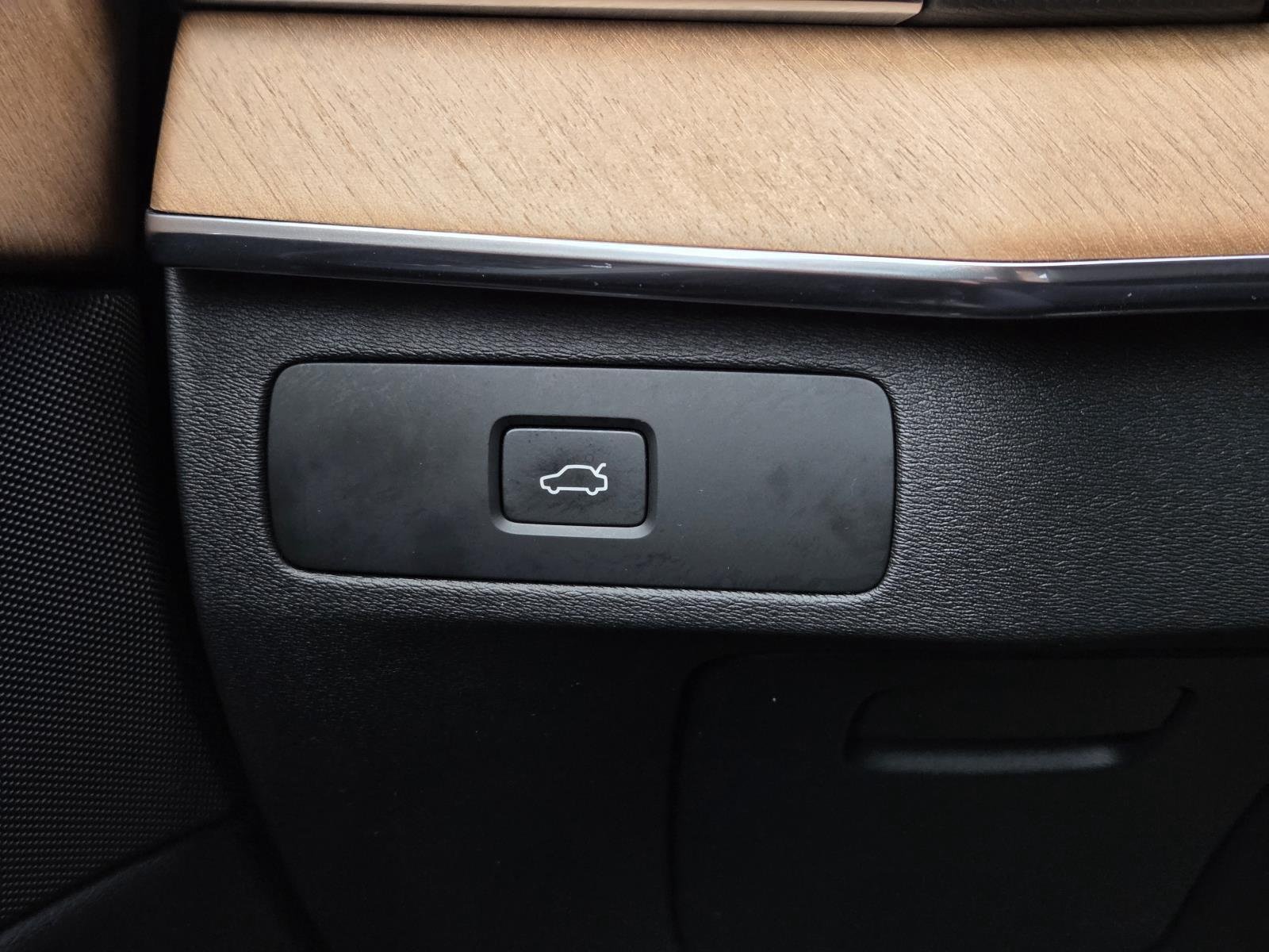 Used 2023 Bright Dusk Metallic Volvo Core image 23