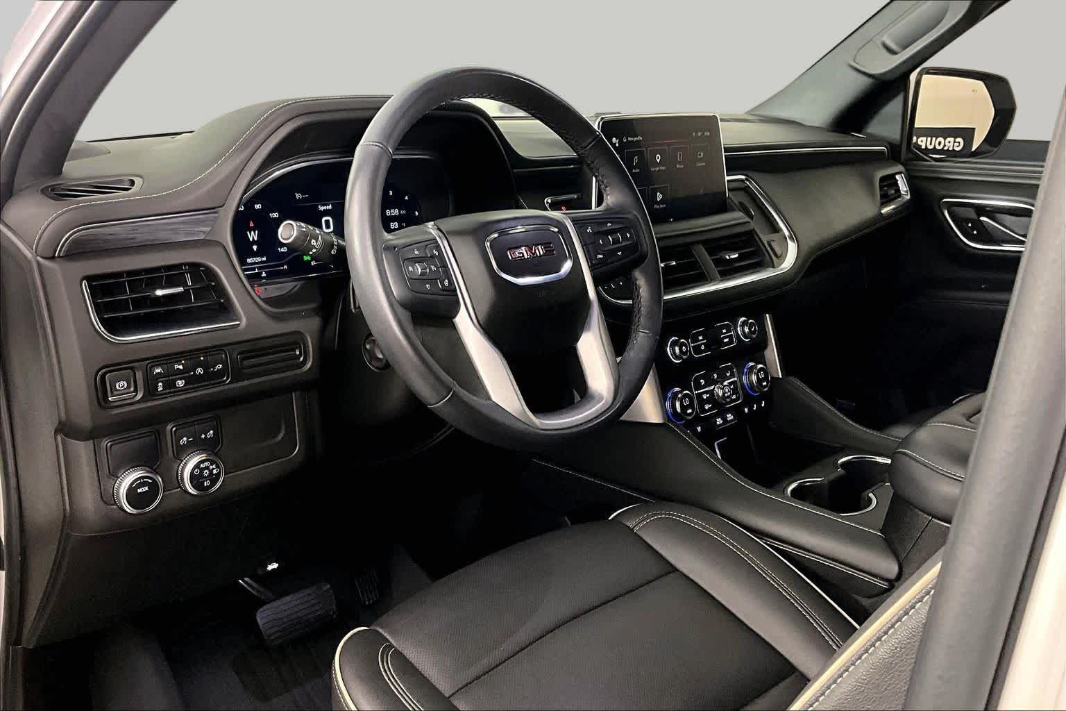 Used 2022 White Frost Tricoat GMC SLT image 17