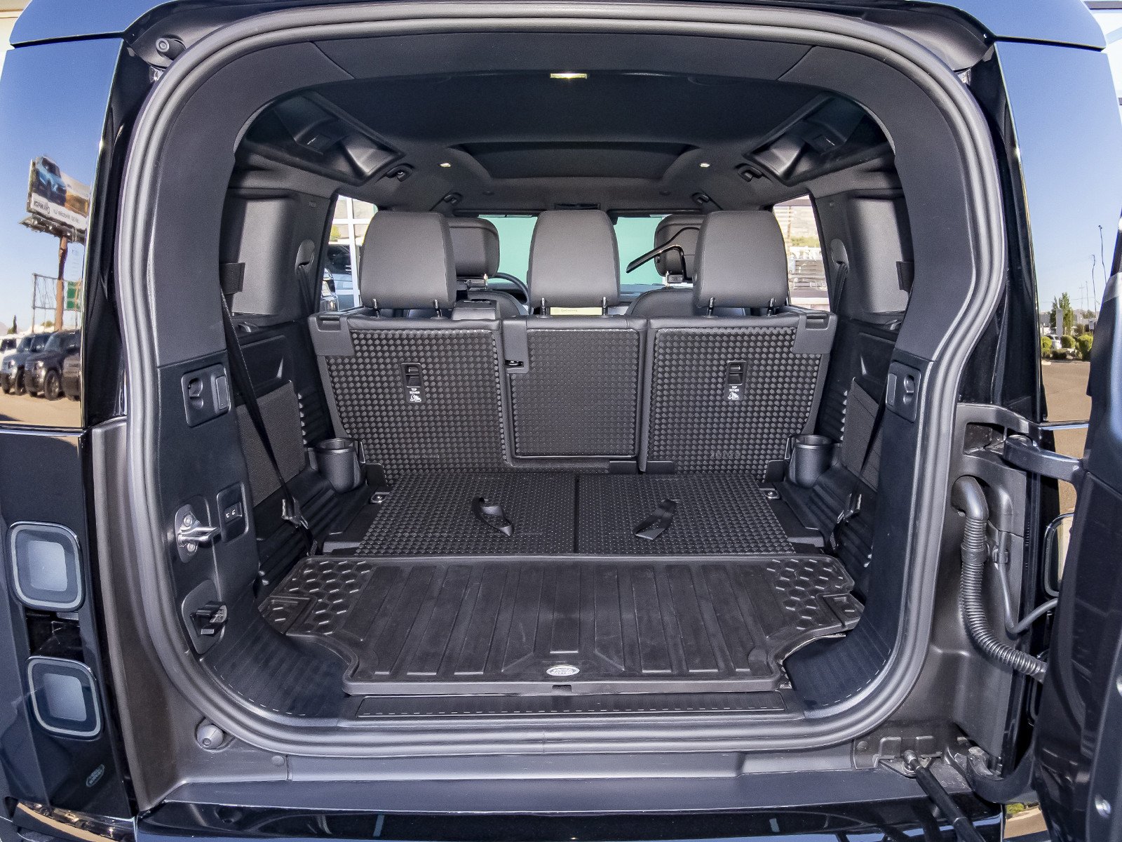 New 2026 Carpathian Grey Land Rover X-Dynamic SE image 45