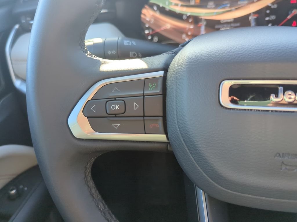 Used 2025 White Jeep Limited image 23