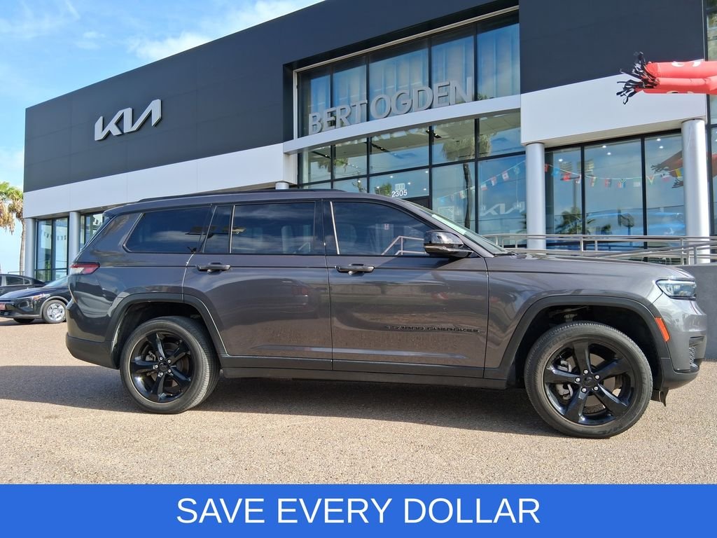 Used 2024 Gray Jeep Altitude X image 4