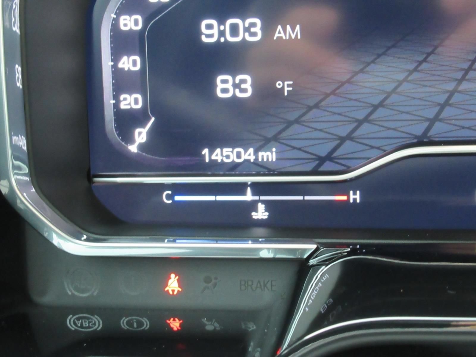 Used 2024 Summit White GMC Elevation image 26