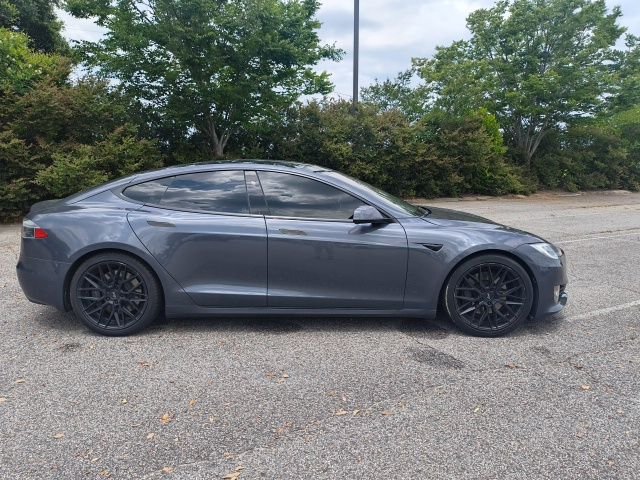 Used 2018  Tesla  image 10