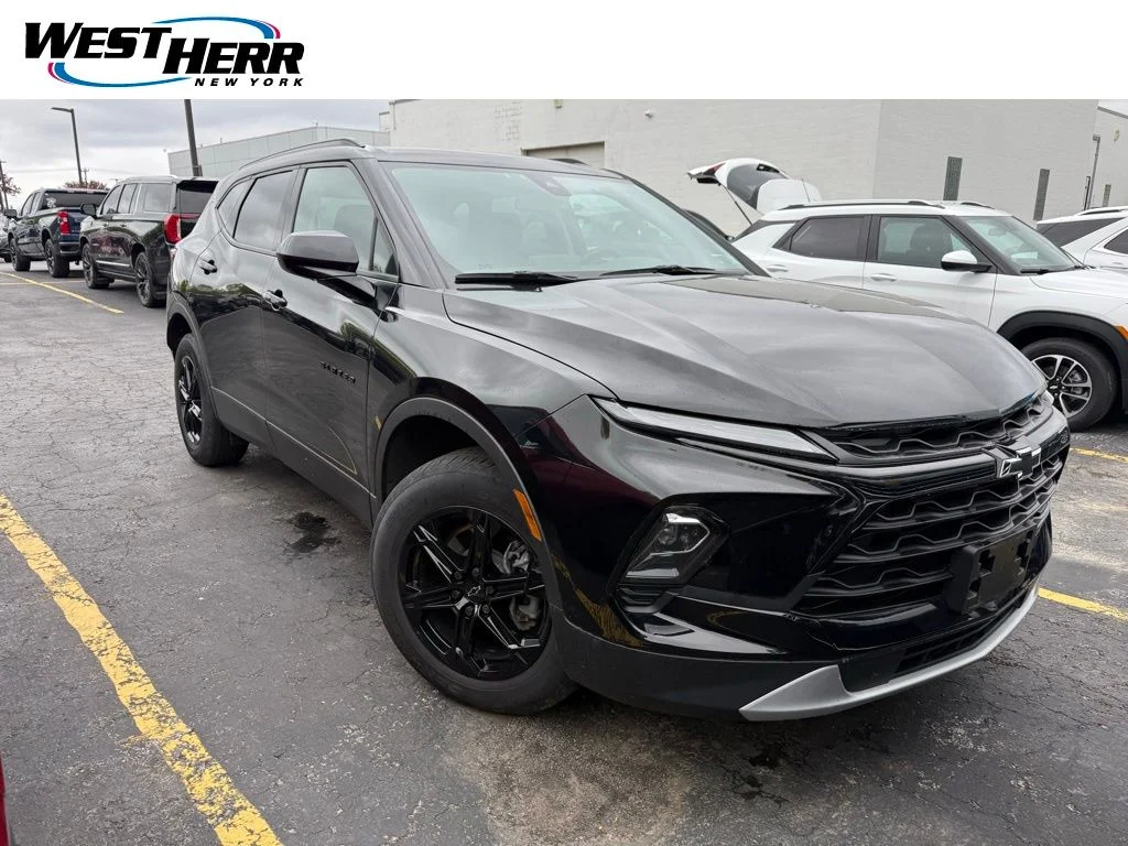 2023 Chevrolet Blazer 2.0T 2LT AWD's photo