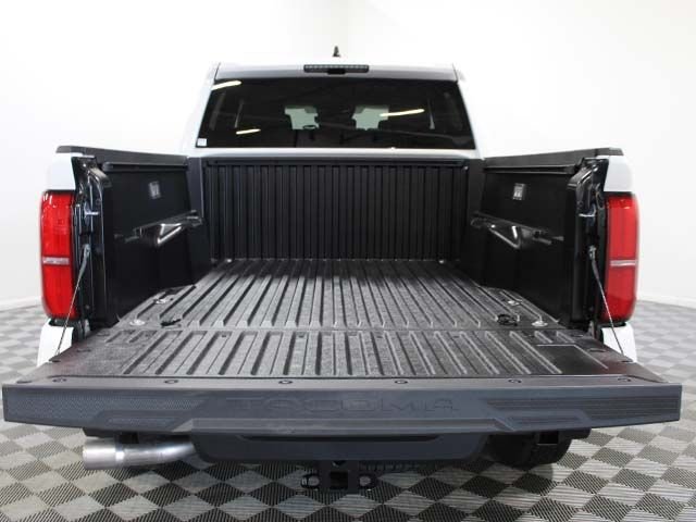 2026 Toyota Tacoma TRD Off Road - Photo 8
