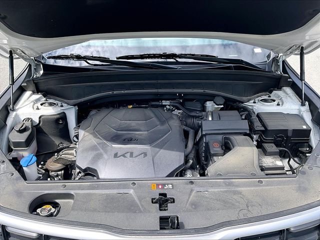 Used 2023 White Kia S image 10