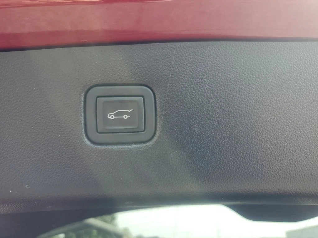 Used 2023 Red Chevrolet RS image 18