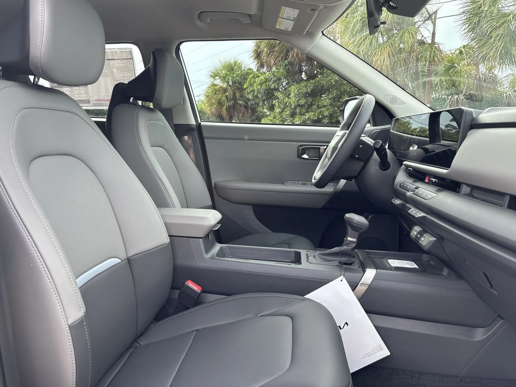 New 2027 Snow White Pearl Kia EX image 23