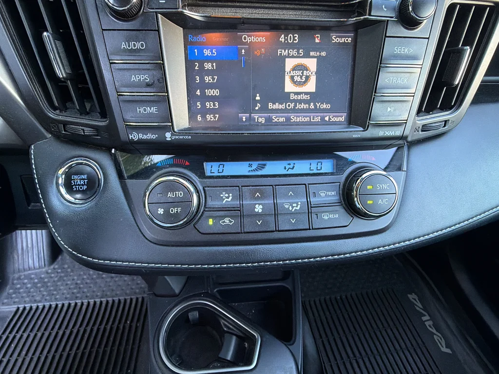 Used 2018 Gray Toyota XLE image 21