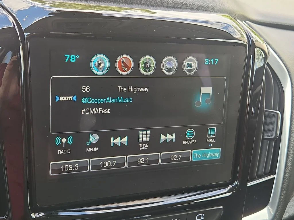 Used 2019 White Chevrolet RS image 36