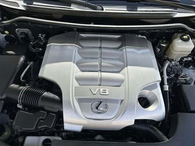 Used 2021 White Lexus 570 image 29