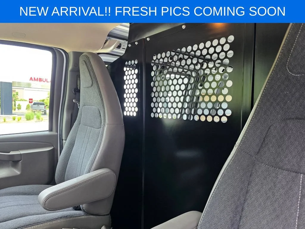 Used 2025 Summit White Chevrolet WT image 8