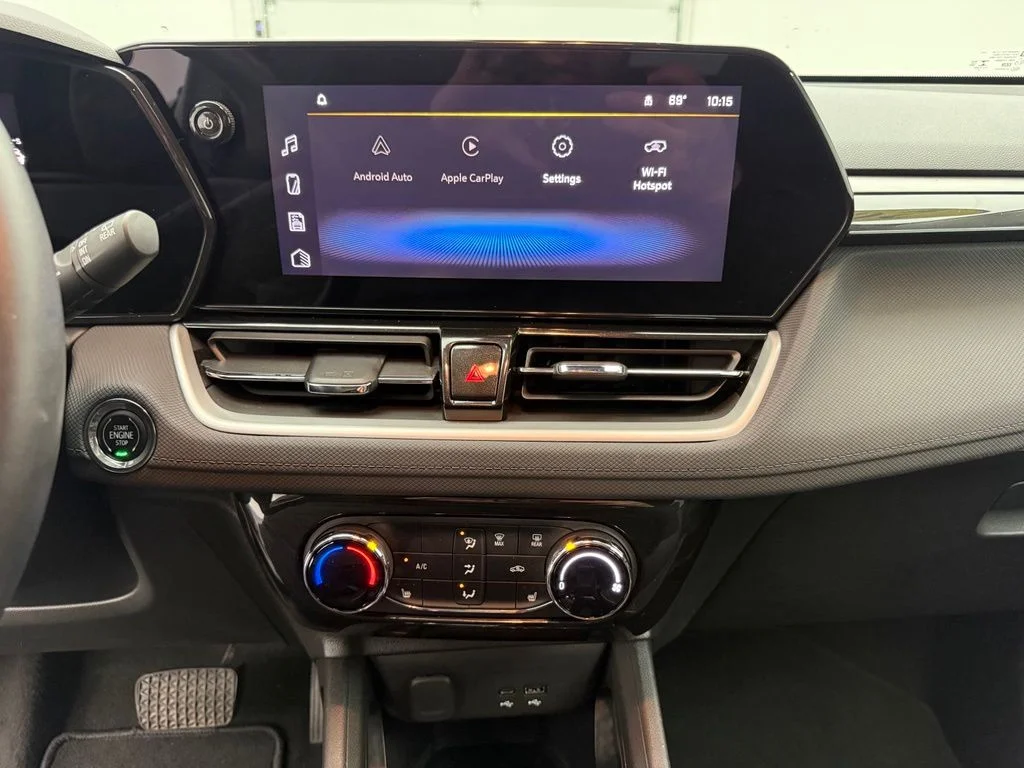 Used 2024 Gray Chevrolet LT image 27