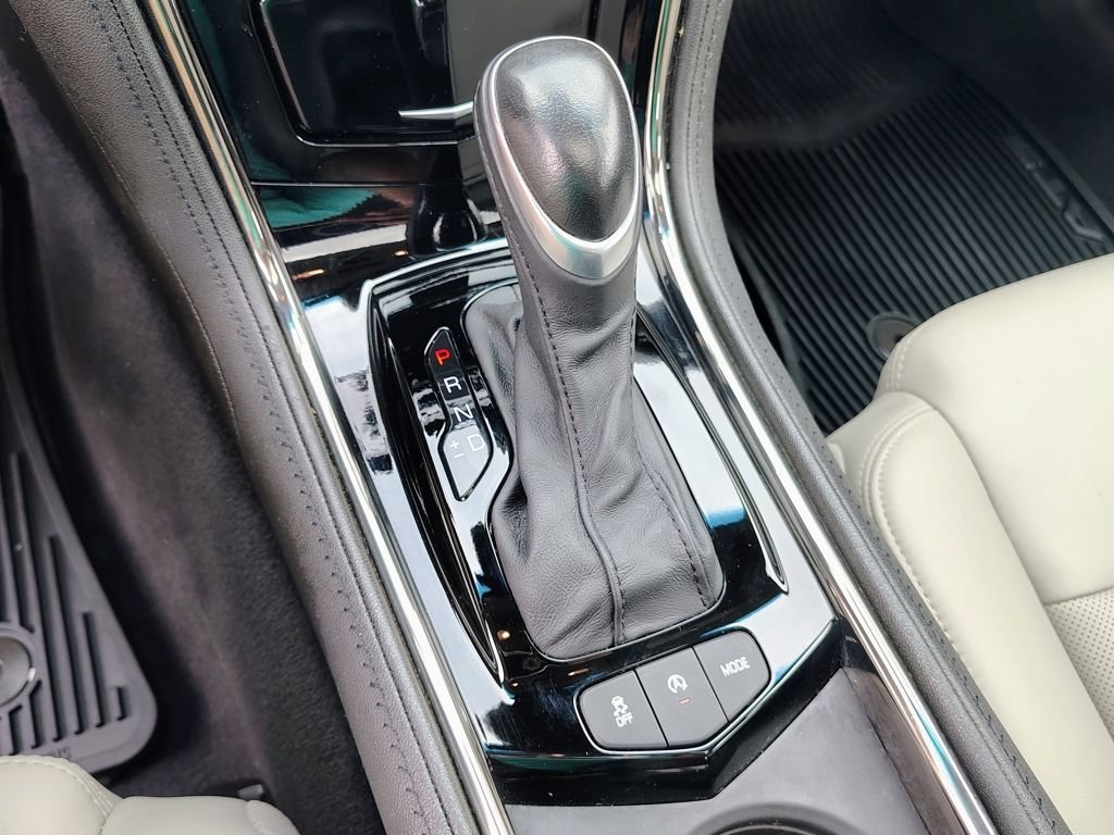 Used 2018 RADIANT SILVER METALLIC Cadillac Luxury AWD image 26