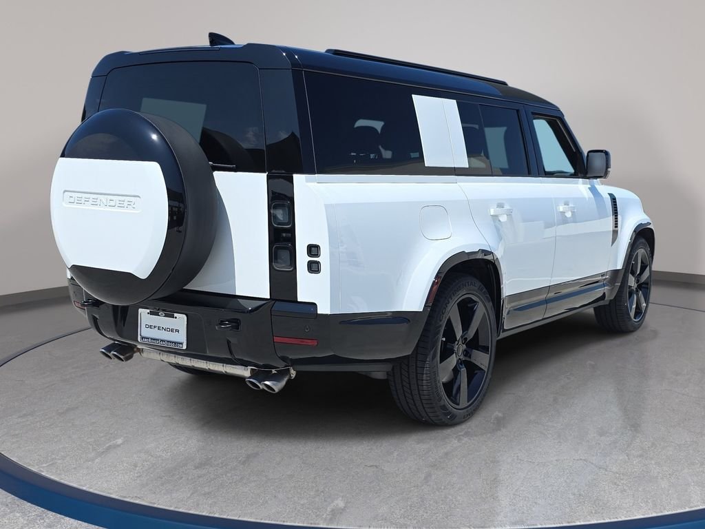 New 2026 Fuji White Land Rover V8 image 5