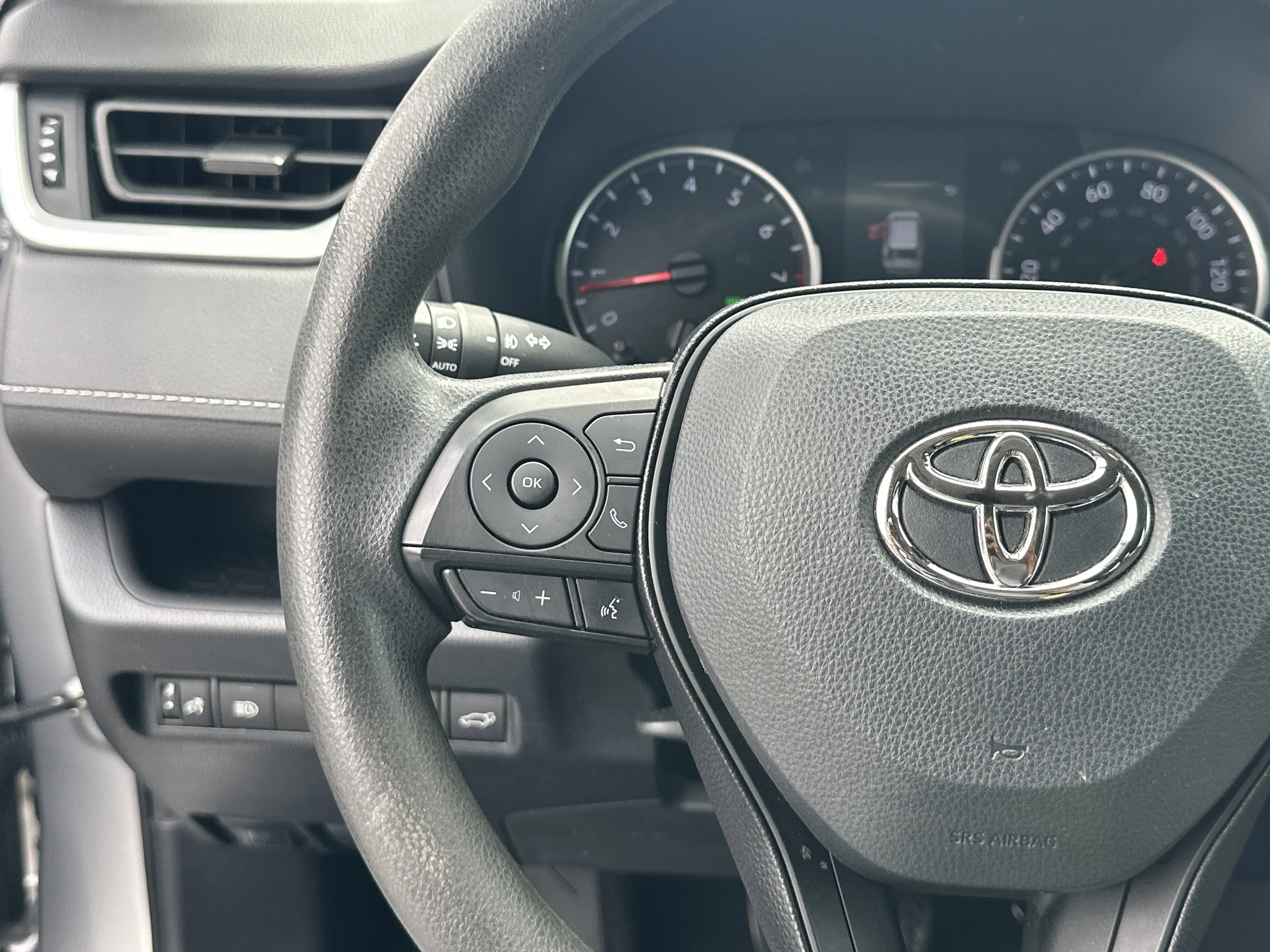 Used 2020 Silver Sky Metallic Toyota XLE image 28