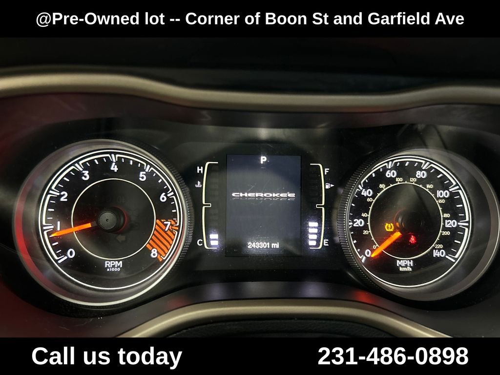 Used 2015 Red Jeep Latitude image 25