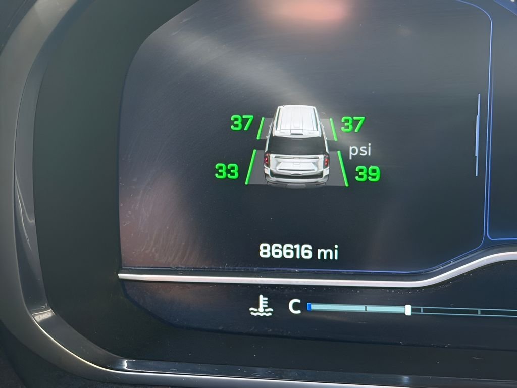 Used 2023 Iridescent Pearl Tricoat Chevrolet Premier image 23