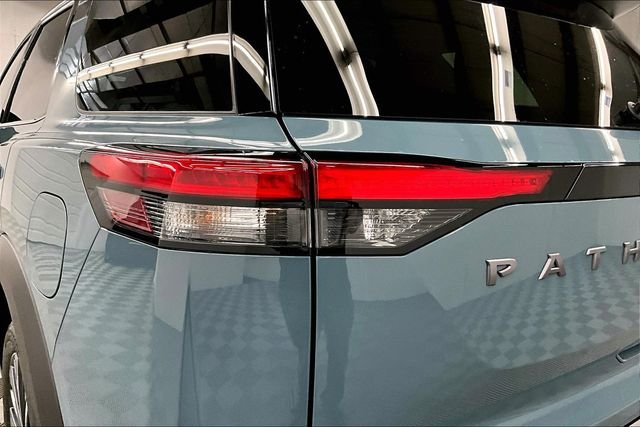 New 2026 Baltic Teal Nissan Platinum image 19