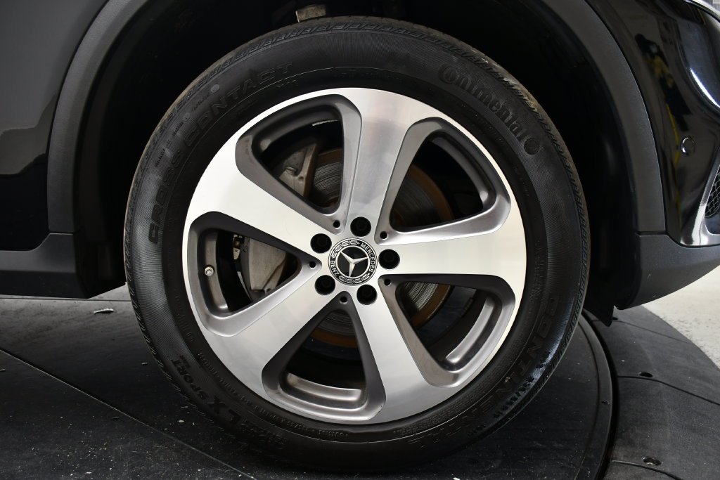 Certified Used 2022 Black Mercedes-Benz GLC 300 image 15