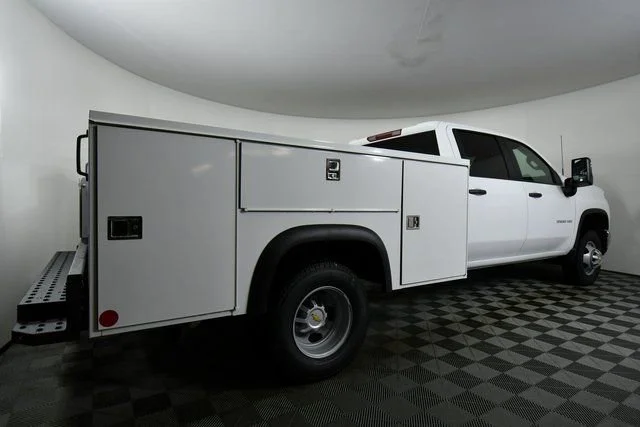 New 2026 Summit White Chevrolet Work Truck image 10