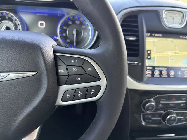 Used 2022 White Chrysler Touring image 29