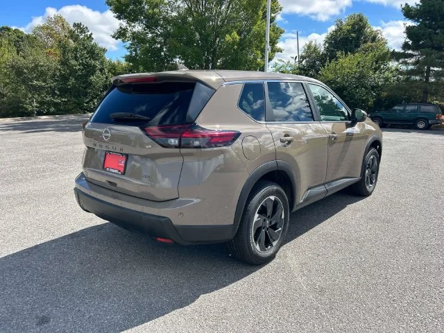 Used 2025  Nissan SV image 3