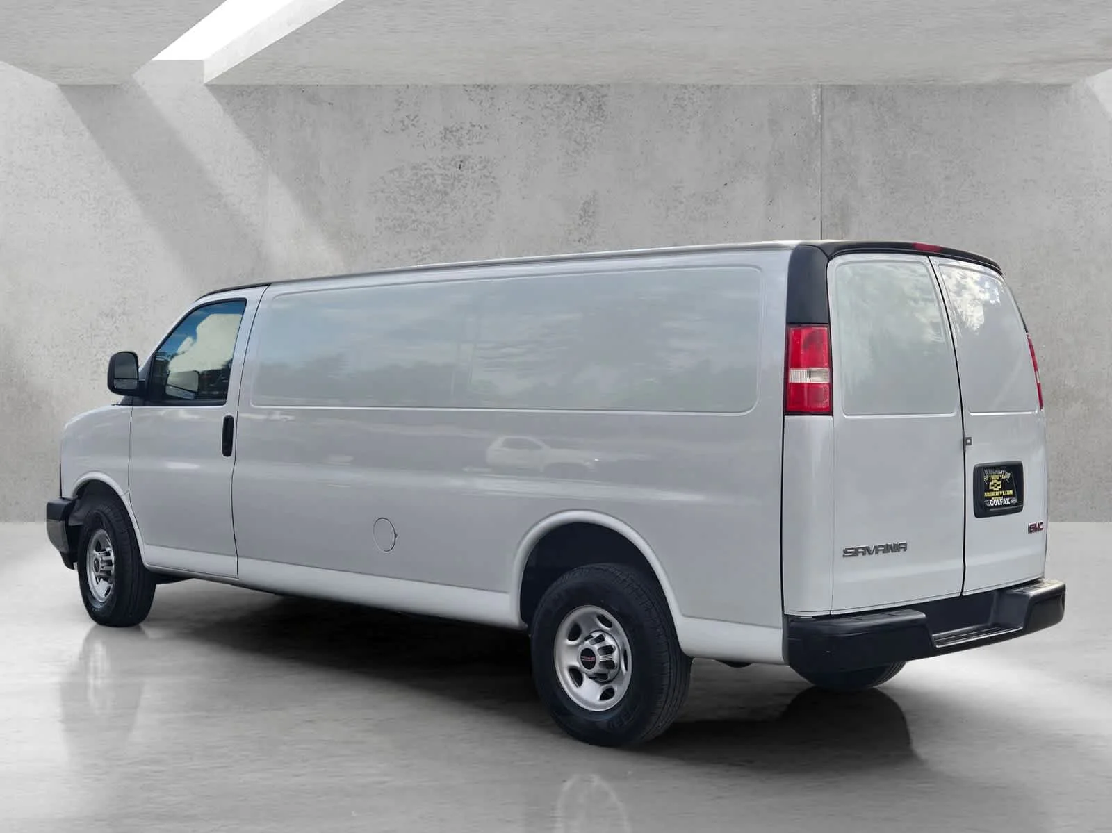 Used 2023 SUMMIT WHITE GMC 1WT image 6