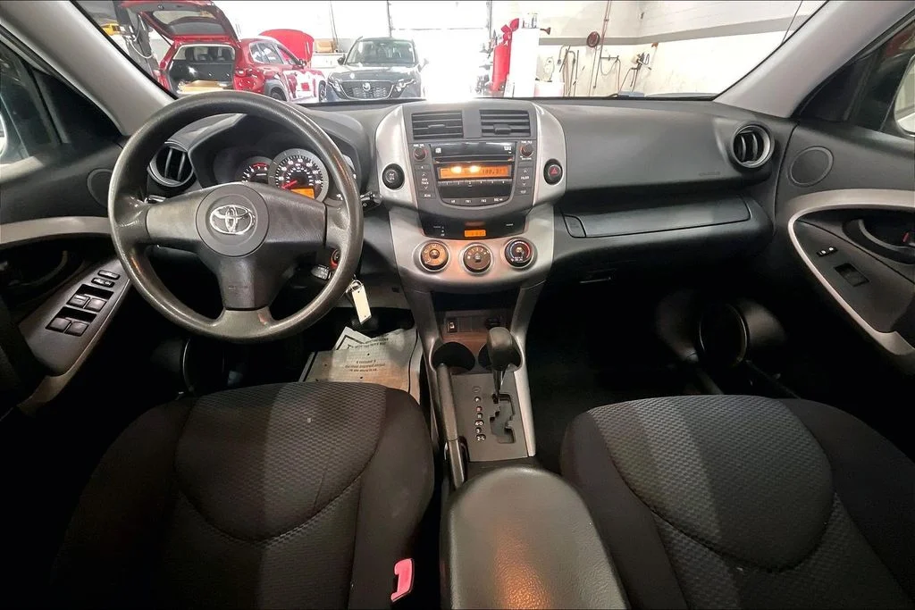 Used 2008 Silver Toyota Sport image 15