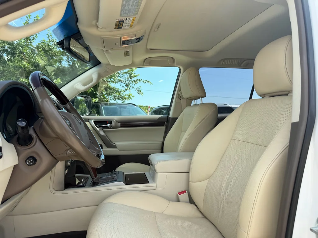 Used 2019 Starfire Pearl Lexus Premium image 10