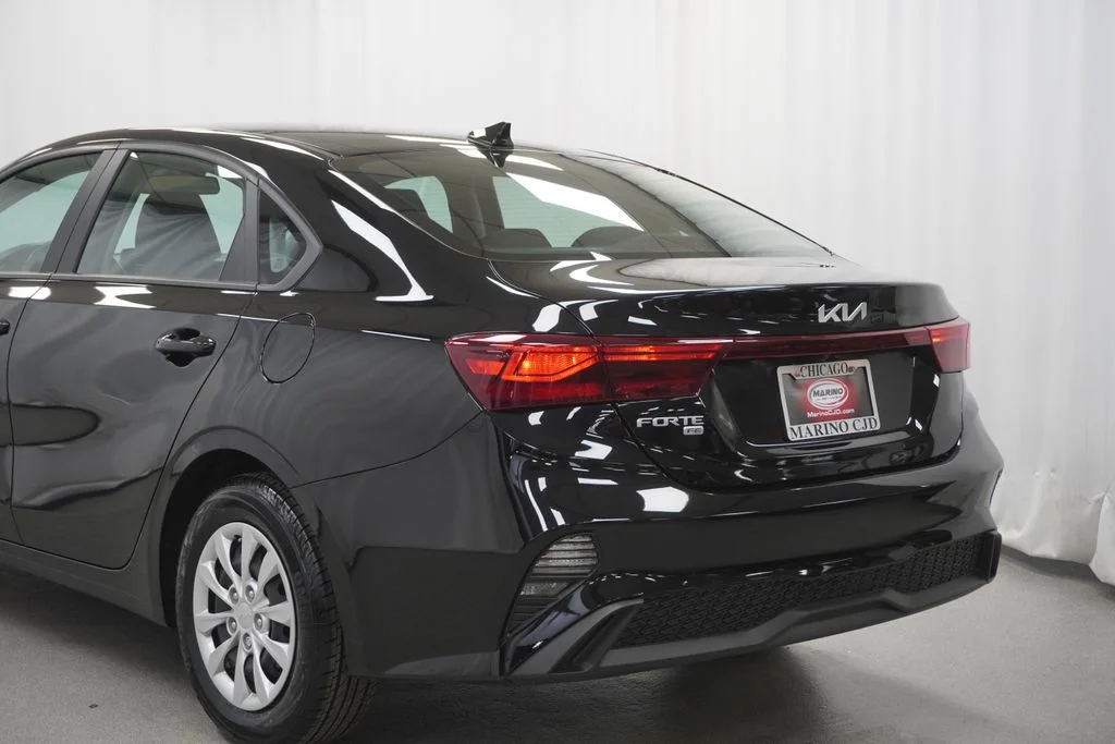 Used 2024 Black Kia LX image 14