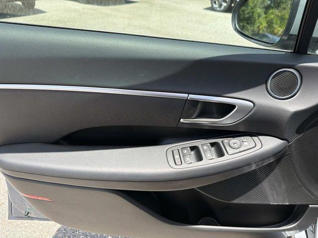 New 2026 Blue Hyundai SE image 7