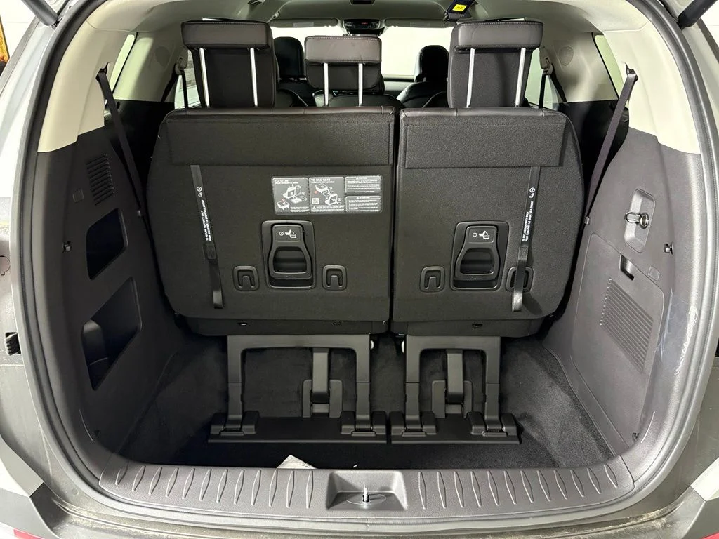 New 2026 Ceramic Silver Kia EX image 42