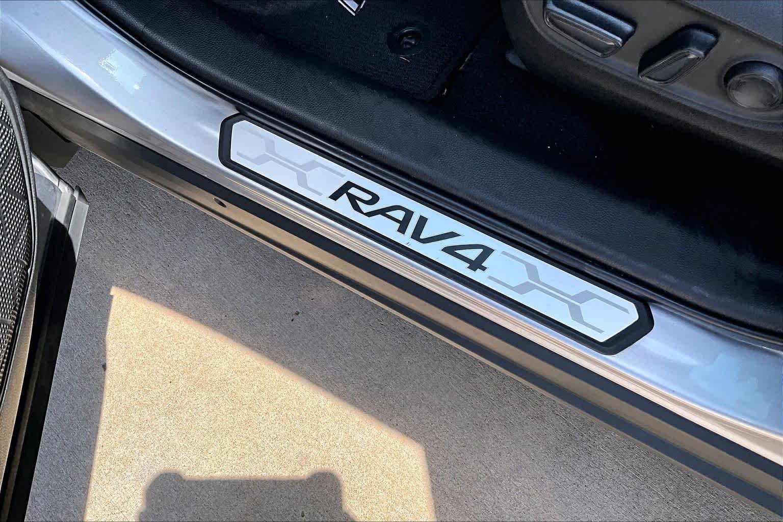 Used 2022 Silver Sky Metallic Toyota Hybrid XLE image 33
