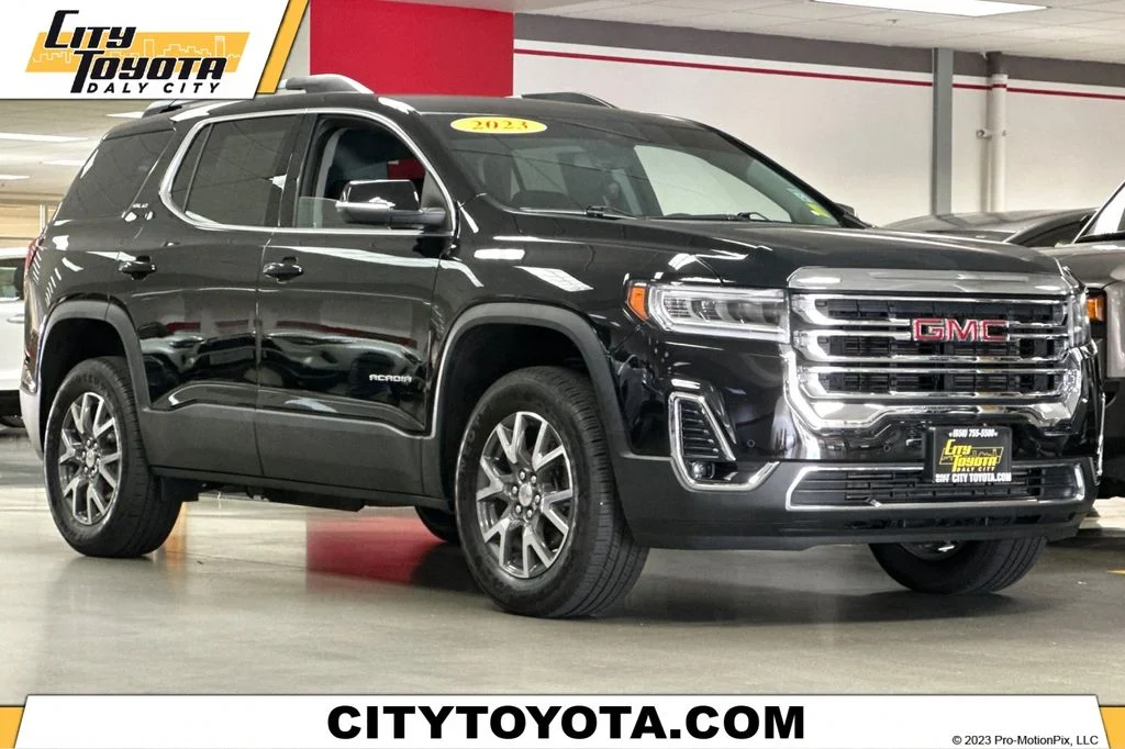 2023 GMC Acadia SLE AWD's photo