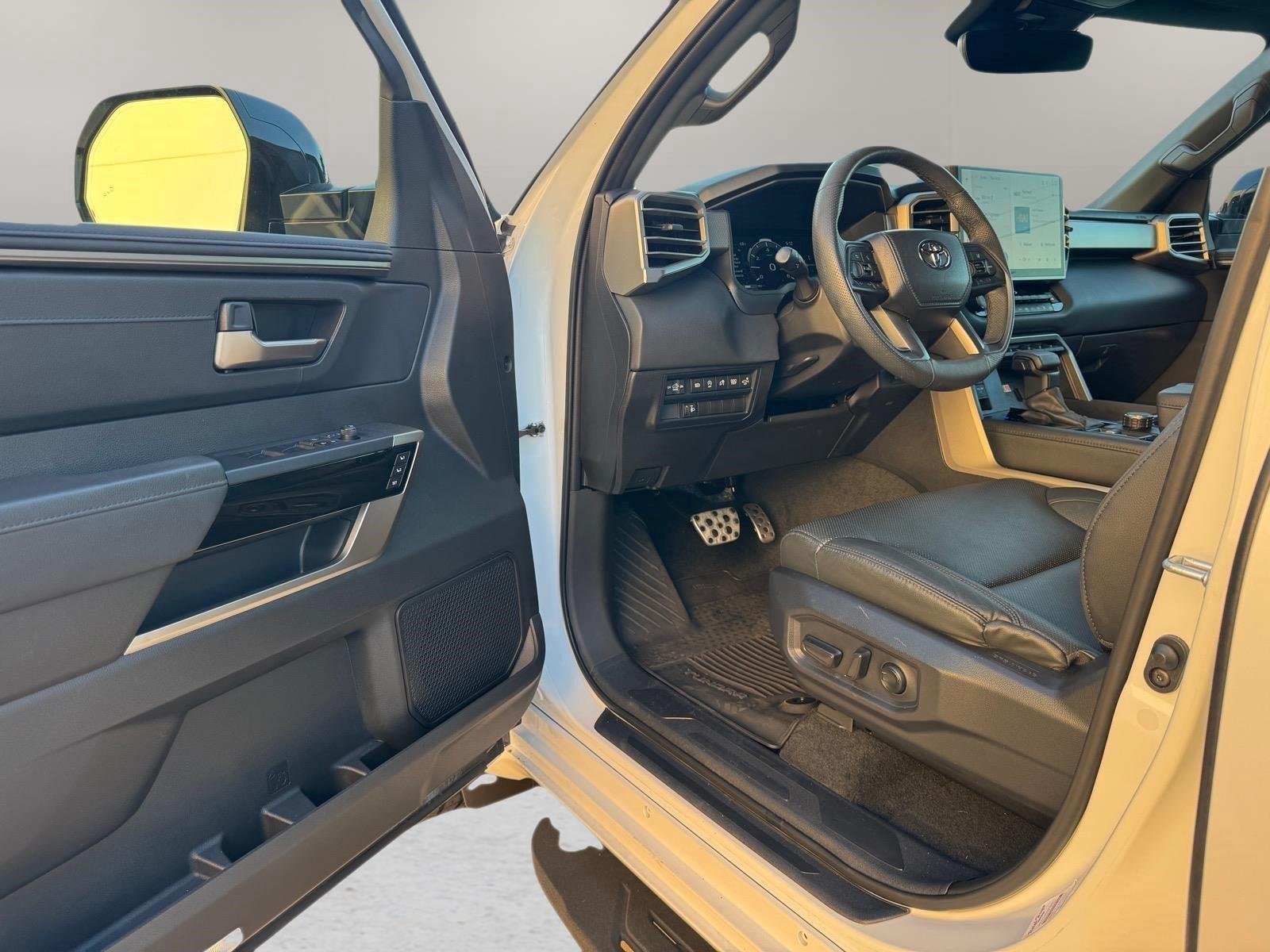 Used 2025 Wind Chill Pearl Toyota Limited image 15