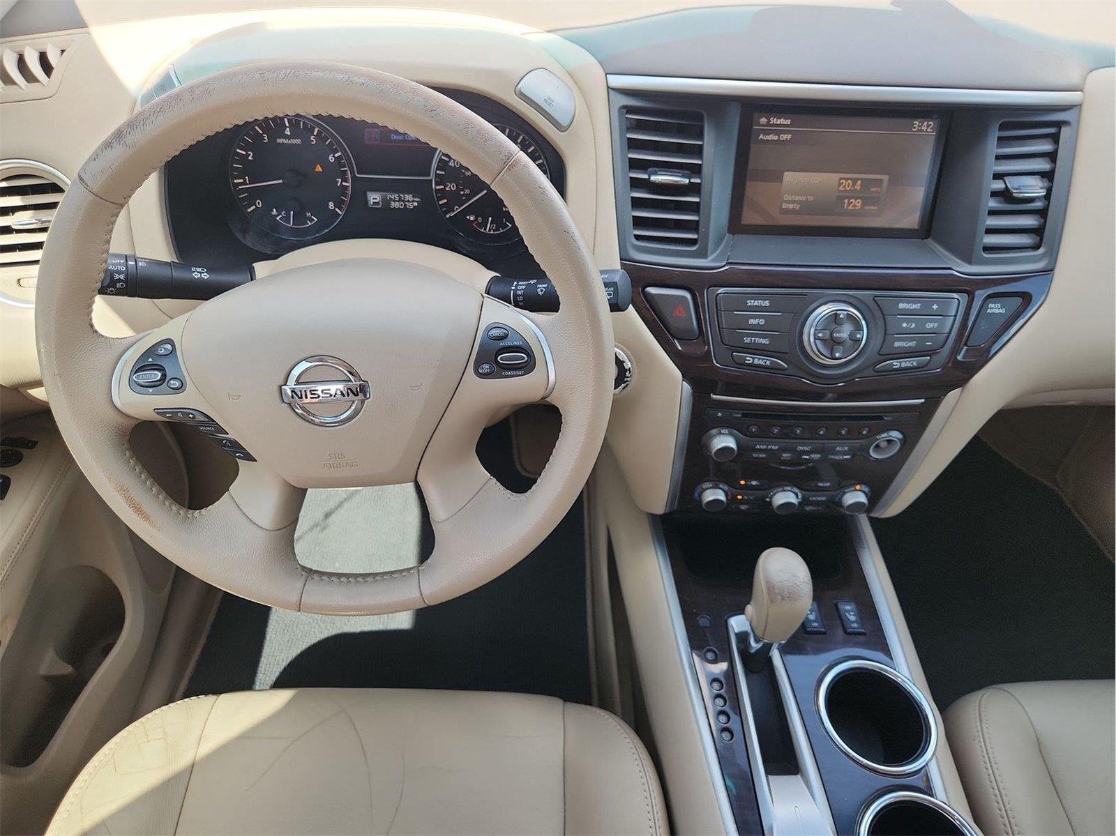 2014 Nissan Pathfinder SL - 10
