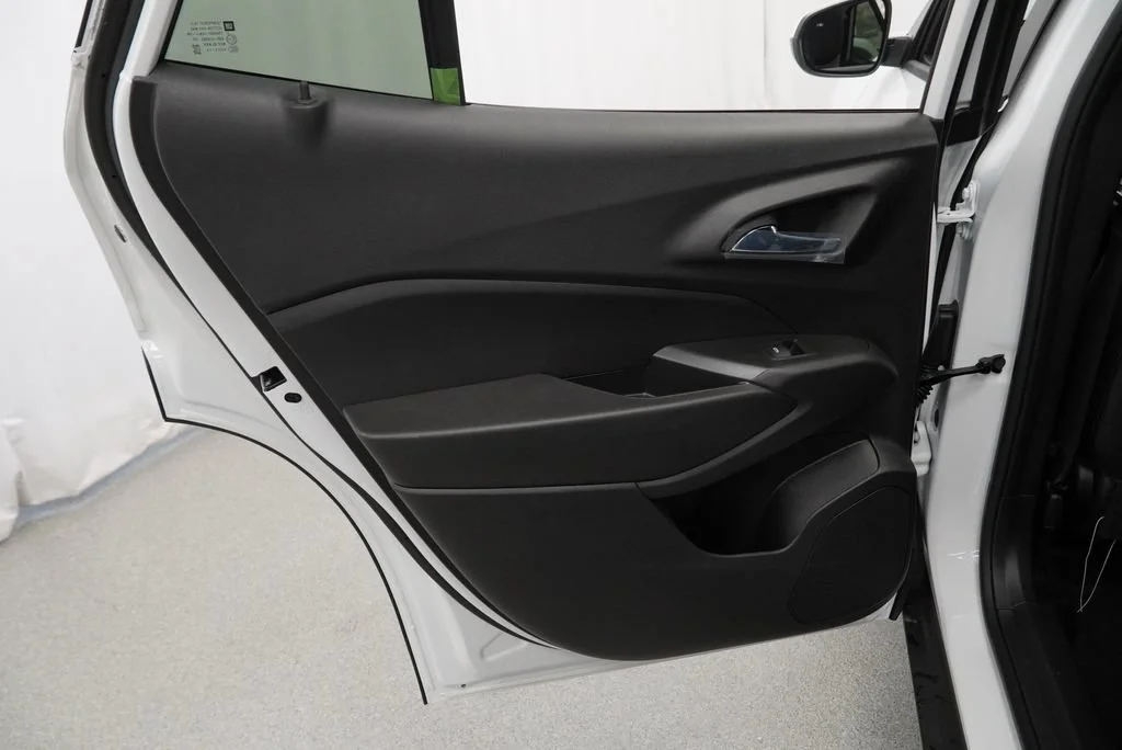 New 2026 Summit White Chevrolet LT image 25