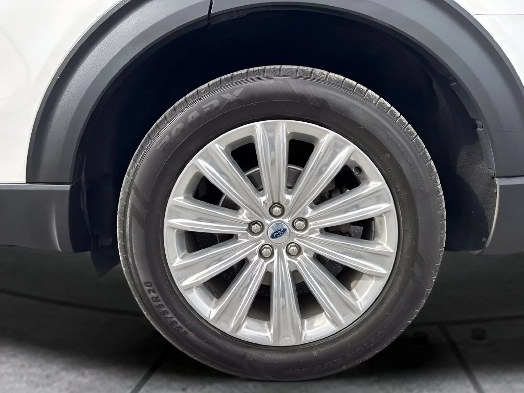 Used 2021 White Ford Limited image 34