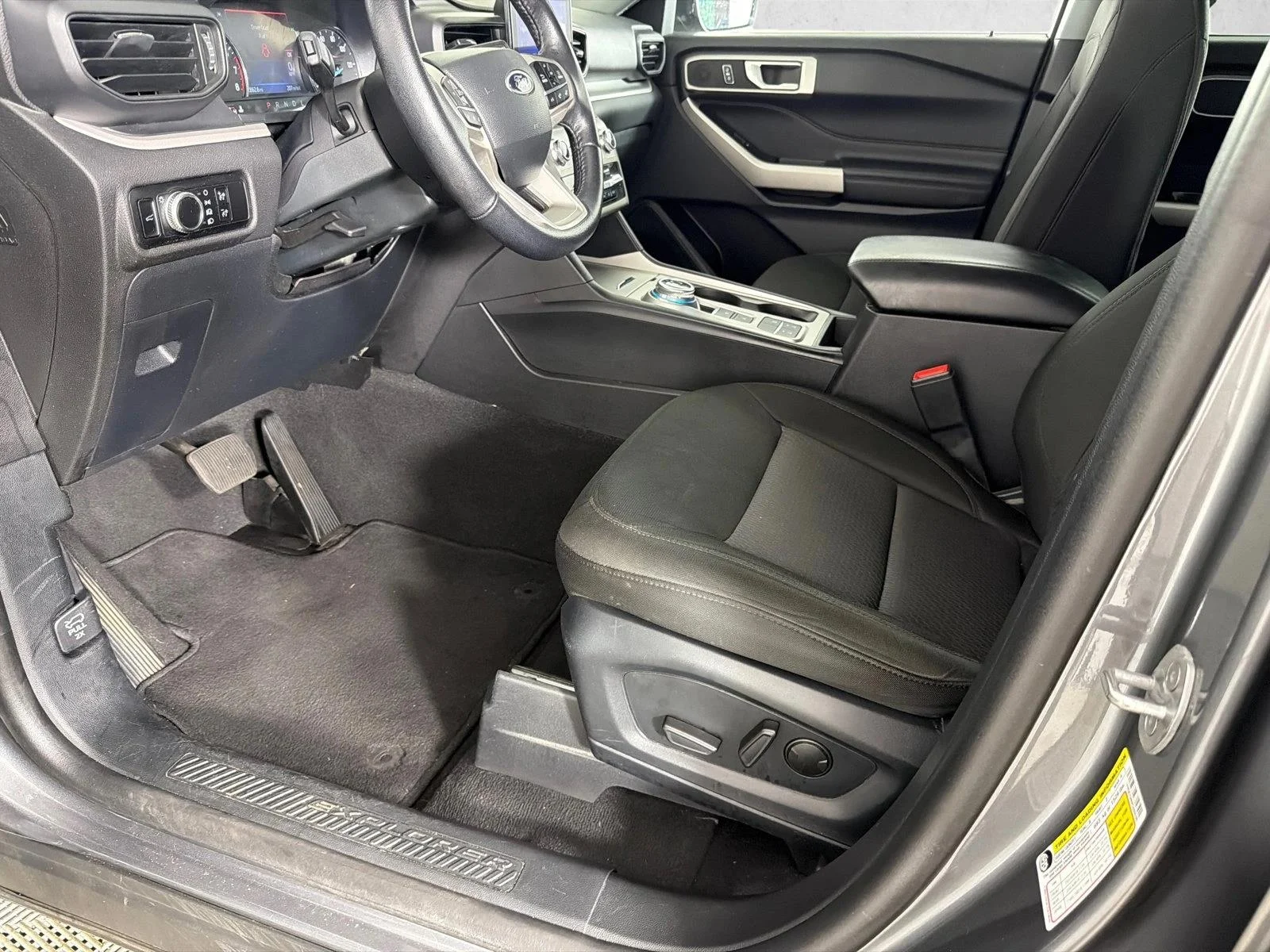 Used 2023 Carbonized Gray Metallic Ford XLT image 9