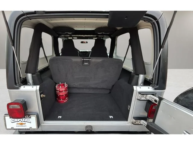 Used 2006 Silver Jeep Unlimited image 33