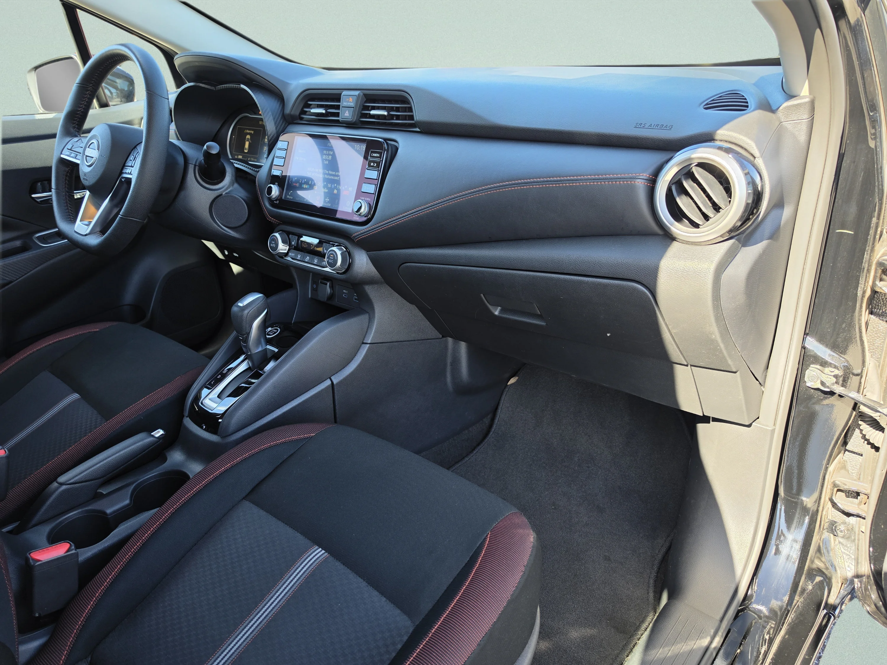Used 2025 Super Black Nissan SR image 17
